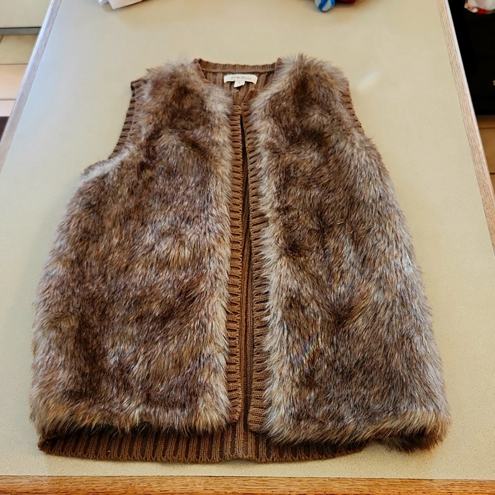 Women's brown faux fur vest